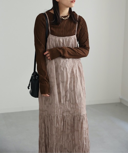 ap retro（アプレトロ）の「シアークリンクルキャミワンピース（ワンピース・レディース・ブラック/アイボリー/グレイッシュベージュ・FREE）」の14枚目の写真