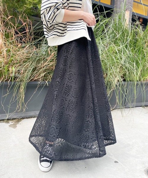 Meli rich(メリーリッチ)の「クロシェレーススカート(スカート・レディース・オフホワイト/ブラック・MEDIUM)」の2枚目の写真