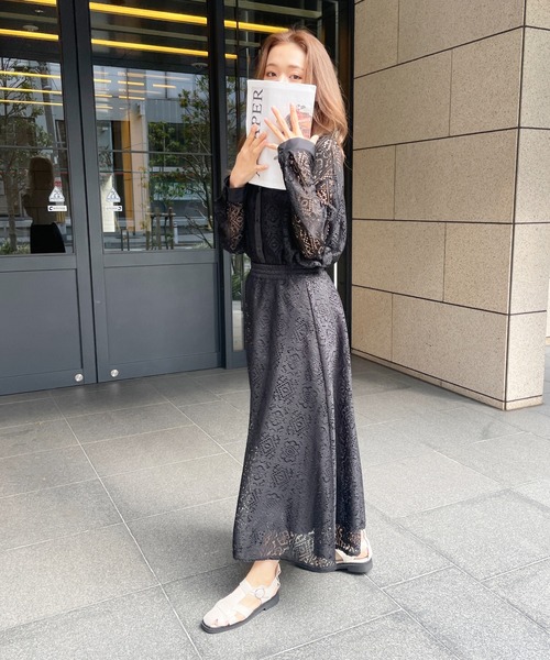 Meli rich(メリーリッチ)の「クロシェレーススカート(スカート・レディース・オフホワイト/ブラック・MEDIUM)」の11枚目の写真