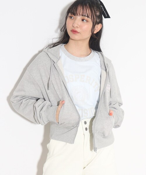 PINK-latte（ピンクラテ）の「定番人気商品♪胸刺繍ベーシックパーカー（パーカー・キッズ・ライトグレー/ブラック/グレー/ライトパープル・15 /14/16）」の6枚目の写真