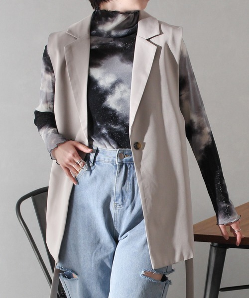 SpRay(スプレイ)の「サイドベルトテーラードジレ(ベスト・レディース・ブラック/グレイッシュベージュ/オフホワイト・FREE)」の3枚目の写真