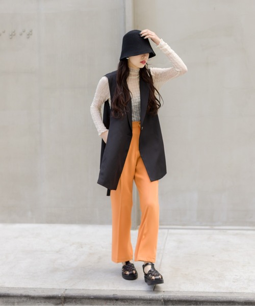 SpRay(スプレイ)の「サイドベルトテーラードジレ(ベスト・レディース・ブラック/グレイッシュベージュ/オフホワイト・FREE)」の10枚目の写真