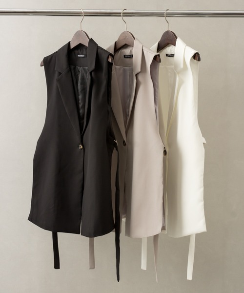 SpRay(スプレイ)の「サイドベルトテーラードジレ(ベスト・レディース・ブラック/グレイッシュベージュ/オフホワイト・FREE)」の18枚目の写真