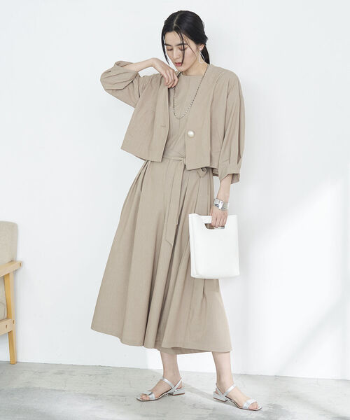 NOLLEY’S(ノーリーズ)の「◇【WEB限定】ビッグパールジャケット(ノーカラージャケット・レディース・ネイビー/ベージュ・FREE)」の4枚目の写真