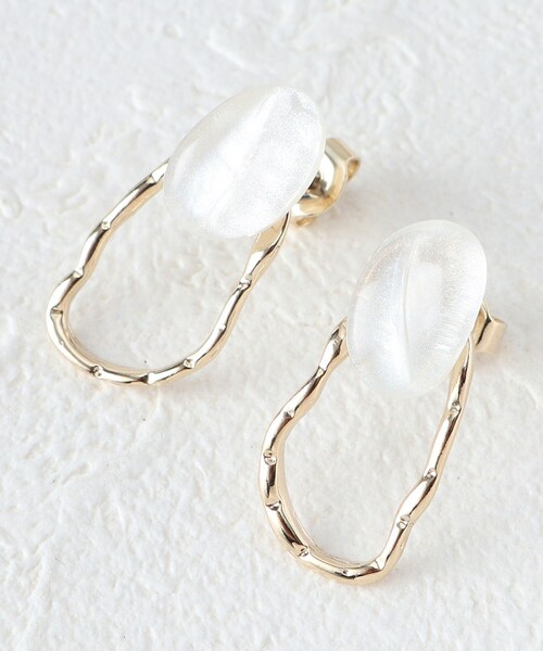 OPAQUE.CLIP（オペークドットクリップ）の「◆樹脂×メタルしずくピアス（ピアス（両耳用）・レディース・ライトグレー/オフホワイト・00）」の10枚目の写真