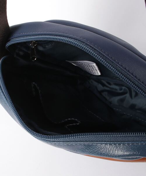 Arnold Palmer(アーノルドパーマー)の「Arnold Palmer/アーノルドパーマー PUレザー ショルダーバック(ショルダーバッグ・メンズ・ブラウン/ブルー/ネイビー/ブラック・FREE)」の7枚目の写真