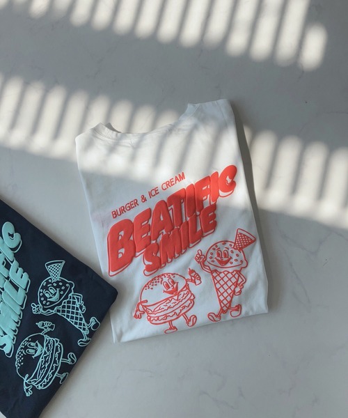 AS KNOW AS plus(アズノゥアズプラス)の「○ジャンクフード 発泡プリントロンT(Tシャツ/カットソー・レディース・オフホワイト/ブラック/オートミール/グリーン/ホワイト系2/ブラック系2/アイボリー系2/ネイビー系2/ホワイト系3/ブラック系3/ベージュ系3/ネイビー系3/ホワイト系4/ブラック系4/ベージュ系4/グリーン系4/スミクロ/ホワイト系5/ブラック系5/ブルー系5・FREE)」の3枚目の写真