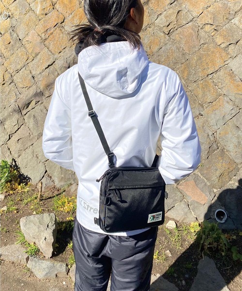 STREAM TRAIL(ストリームトレイル)の「CHEST BAG WOMBAT(ボディバッグ/ウエストポーチ・メンズ・ブラック・FREE)」の10枚目の写真