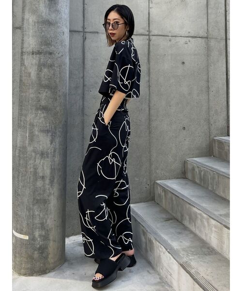 EMODA（エモダ）の「スーパーハイウエストワイドパンツ（その他パンツ・レディース・ブラック/ブルー/ベージュ/その他・SMALL/MEDIUM）」の18枚目の写真