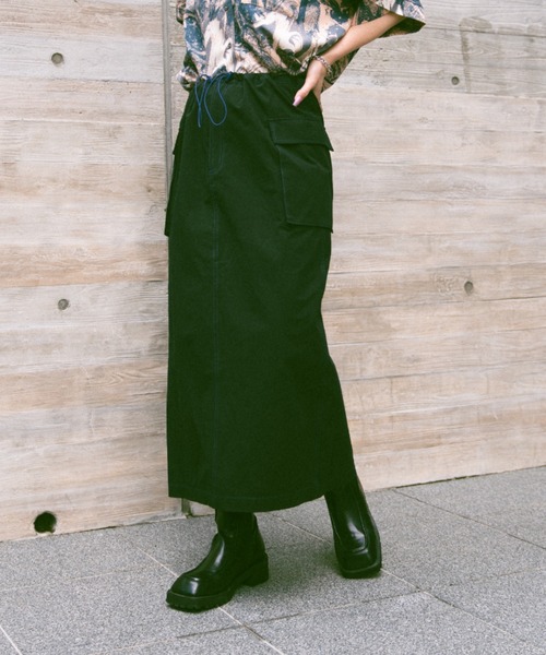 Happy John（ハッピージョン）の「bycolor cargo skirt/バイカラーカーゴスカート（スカート・レディース・ベージュ/ブラック・FREE）」の2枚目の写真