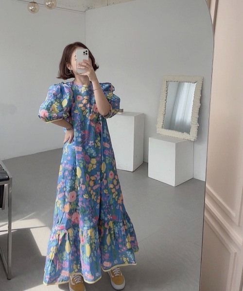 N.s（エヌドットエス）の「マルチカラー花柄ロングワンピース