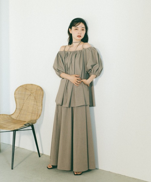 VANNIE U（ヴァニーユー）の「オフショルボリュームブラウス/マルチストラップ/前後２WAY（シャツ/ブラウス・レディース・ブラック/ベージュ/アイボリー/グレー/ネイビー/ブルー・FREE）」の20枚目の写真