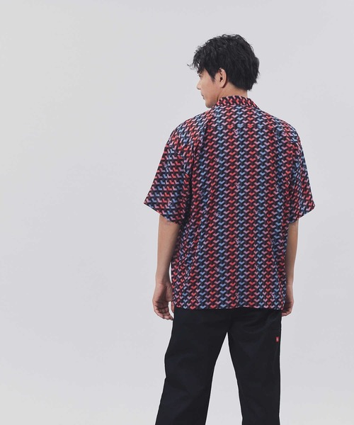 （What it isNt）ART BY MARKGONZALES（ワットイットイズント）の「【(What it isNt)】総柄ストレッチシャツ（シャツ/ブラウス・メンズ・ワイン/グリーン/ブラック・L/M/XL）」の5枚目の写真