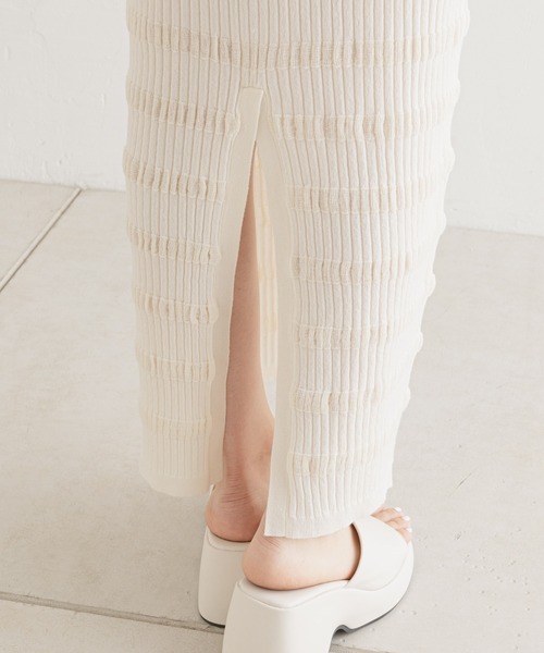 Chico(チコ)の「【SALON by Chico限定】ポコポコニットタイトスカート(スカート・レディース・アイボリー/ブラック・FREE)」の9枚目の写真