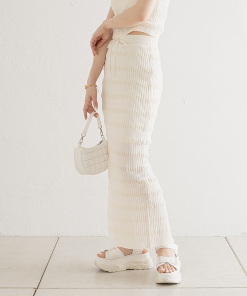 Chico(チコ)の「【SALON by Chico限定】ポコポコニットタイトスカート(スカート・レディース・アイボリー/ブラック・FREE)」の11枚目の写真