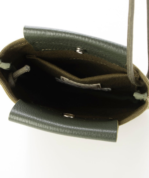 Otias(オティアス)の「Otias オティアス / 日本製8号帆布×本革スマホショルダーバッグ(ショルダーバッグ・メンズ・ブラック/ネイビー/カーキ/ベージュ・FREE)」の18枚目の写真