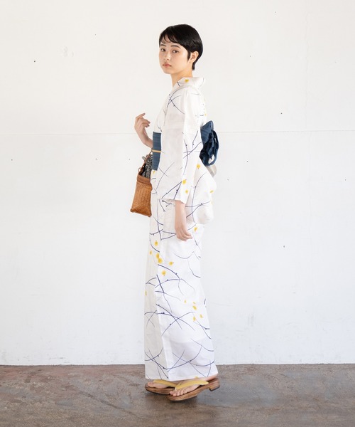 ゆかた館グレース　ネイビー花柄浴衣・帯セット こだわり浴衣5点セット (浴衣/帯/下駄/腰紐/着付け冊子) 変わり