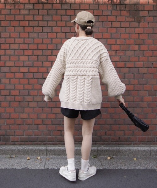 moi tytto（モイテュット）の「ボリューム編地切替えニット（ニット/セーター・レディース・ベージュ/ナチュラル/ブラウン/チャコールグレー/オフホワイト・FREE）」の9枚目の写真