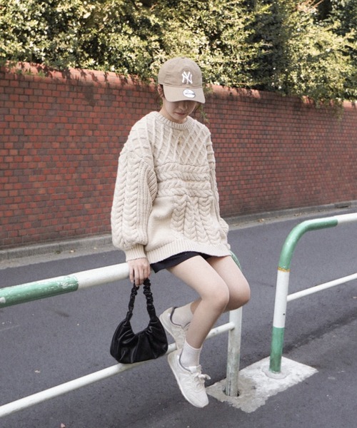 moi tytto（モイテュット）の「ボリューム編地切替えニット（ニット/セーター・レディース・ベージュ/ナチュラル/ブラウン/チャコールグレー/オフホワイト・FREE）」の7枚目の写真