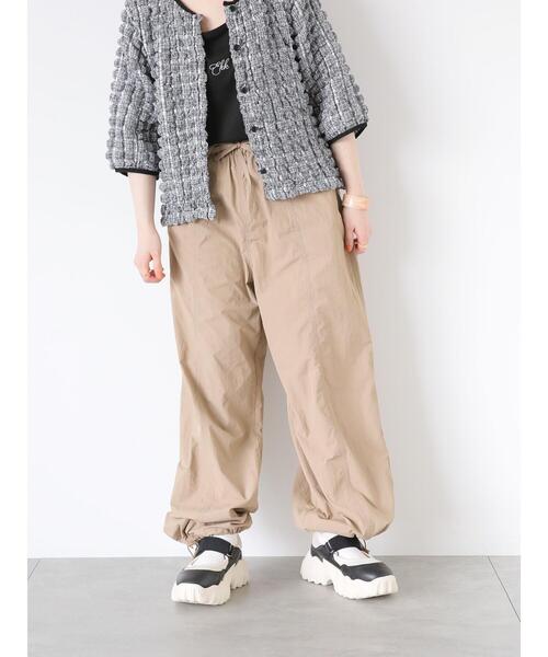 ehka sopo（エヘカソポ）の「ナイロンイージーパンツ（その他パンツ・レディース・ブルー/ベージュ/カーキ・F）」の2枚目の写真