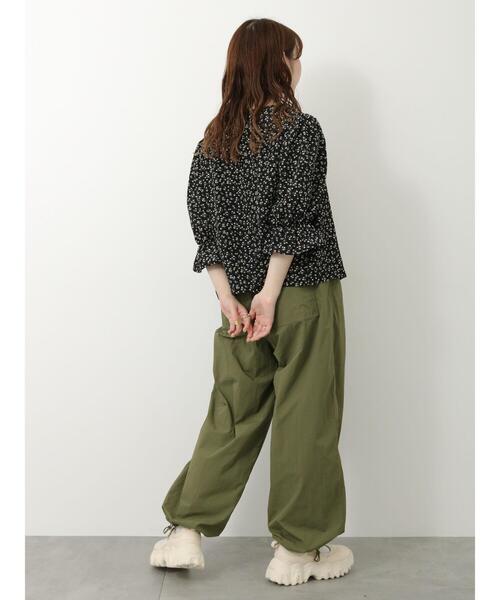 ehka sopo（エヘカソポ）の「ナイロンイージーパンツ（その他パンツ・レディース・ブルー/ベージュ/カーキ・F）」の12枚目の写真