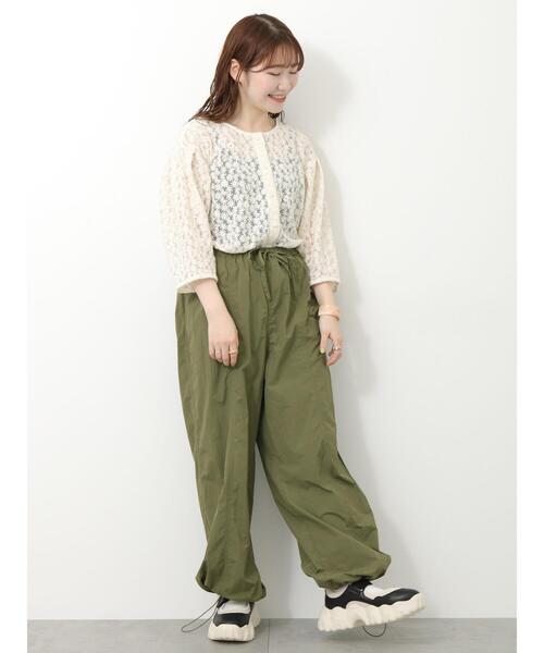 ehka sopo（エヘカソポ）の「ナイロンイージーパンツ（その他パンツ・レディース・ブルー/ベージュ/カーキ・F）」の18枚目の写真