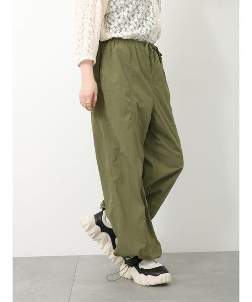 ehka sopo（エヘカソポ）の「ナイロンイージーパンツ（その他パンツ・レディース・ブルー/ベージュ/カーキ・F）」の21枚目の写真