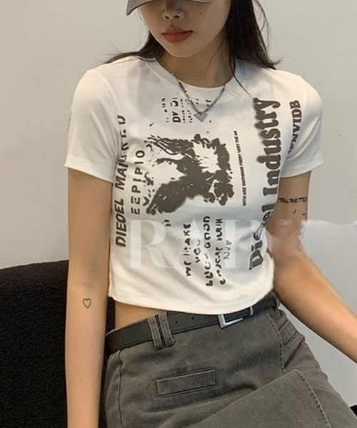 LYEON（リヨン）の「バックオープンクロップドTシャツ（Tシャツ/カットソー・レディース・グレー/オフホワイト・FREE）」の4枚目の写真