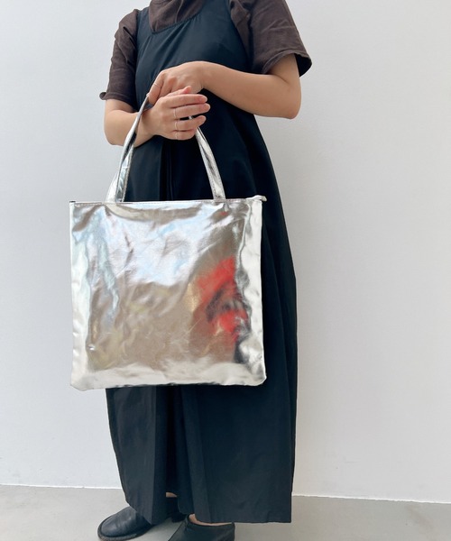 y/m by misato（イムバイミサト）の「メタリックトートBAG（トートバッグ・レディース・ゴールド/シルバー・FREE）」の16枚目の写真