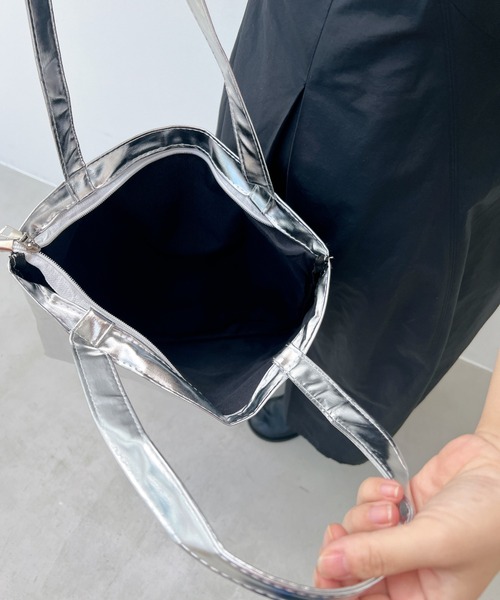 y/m by misato（イムバイミサト）の「メタリックトートBAG（トートバッグ・レディース・ゴールド/シルバー・FREE）」の17枚目の写真