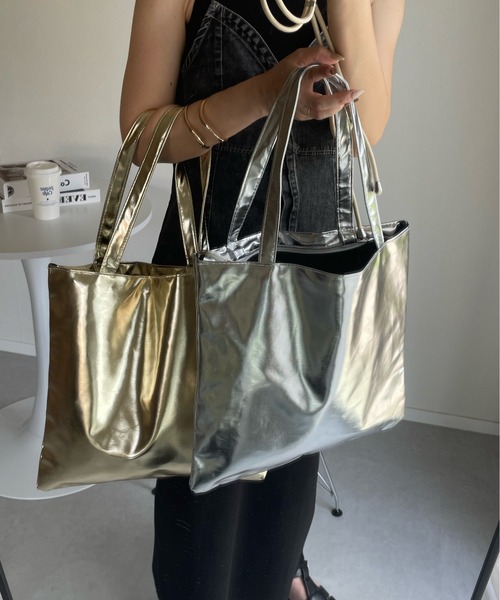 y/m by misato（イムバイミサト）の「メタリックトートBAG（トートバッグ・レディース・ゴールド/シルバー・FREE）」の7枚目の写真
