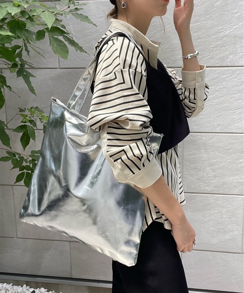y/m by misato（イムバイミサト）の「メタリックトートBAG（トートバッグ・レディース・ゴールド/シルバー・FREE）」の11枚目の写真
