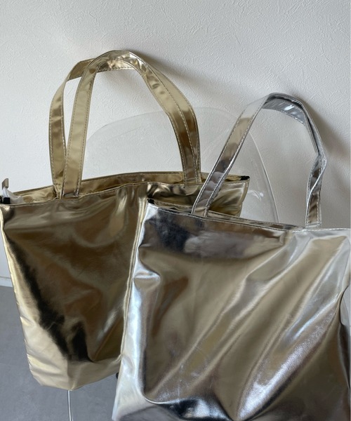 y/m by misato（イムバイミサト）の「メタリックトートBAG（トートバッグ・レディース・ゴールド/シルバー・FREE）」の13枚目の写真
