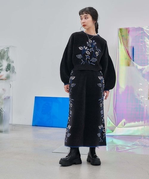 黒と青の花柄バレエトップスとスカートのセットアップ、新品 黒と青の花柄バレエトップスとスカートのセットアップ、新品 黒と青