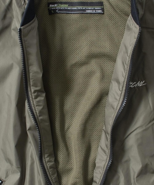 Back Channel（バックチャンネル）の「NYLON JACKET（ナイロンジャケット・メンズ・オリーブドラブ/ブラック・MEDIUM/LARGE/X-LARGE）」の11枚目の写真