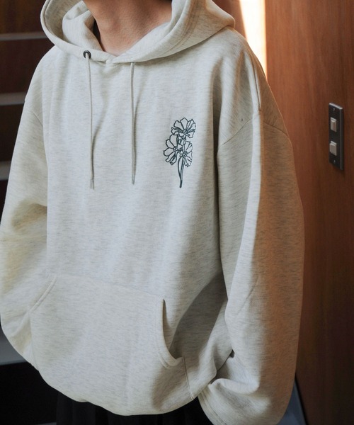 NILWAY(ニルウェイ)の「フレアスリーブ フラワー 刺繍 スウェット パーカー(パーカー・メンズ・ネイビー/ブラック/オートミール・LARGE/MEDIUM)」の19枚目の写真