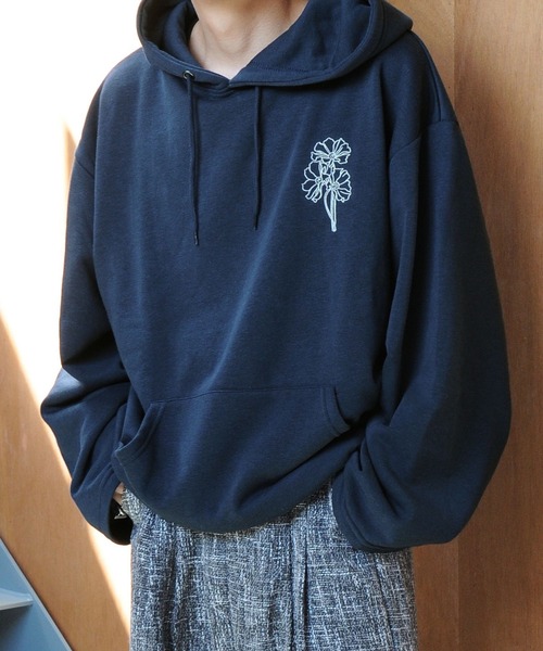 NILWAY(ニルウェイ)の「フレアスリーブ フラワー 刺繍 スウェット パーカー(パーカー・メンズ・ネイビー/ブラック/オートミール・LARGE/MEDIUM)」の18枚目の写真