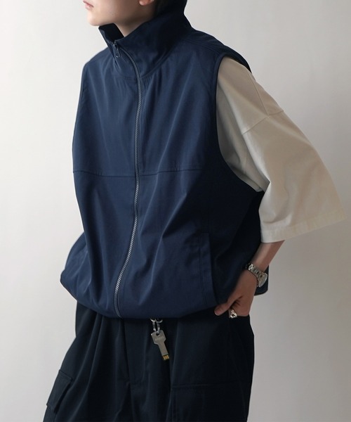 24SS セットアップ対応 スタンドネック 裾ひもドロスト フルジップナイロンテックベスト【Confirm】（ベスト）｜Confirm（コンファーム）