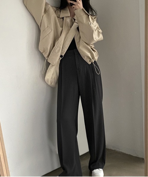 by muni:r（バイ ムニール）の「クロップドショートレザージャケット（ライダースジャケット・レディース・クリーム/ブラック・FREE）」の8枚目の写真