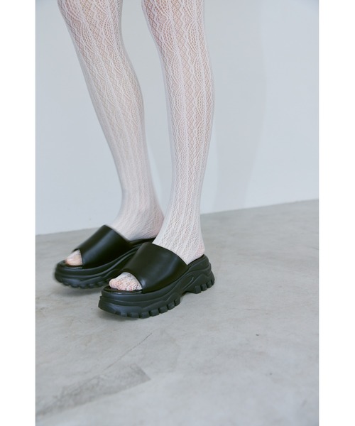 un/neu（アンノイ）の「ボリュームソールパデットサンダル / ライトソールサンダル（サンダル・レディース・ベージュ/ブラック・M/S/L）」の5枚目の写真