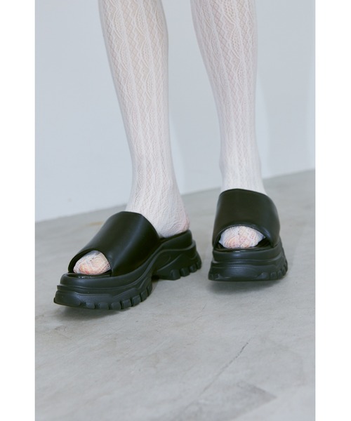 un/neu（アンノイ）の「ボリュームソールパデットサンダル / ライトソールサンダル（サンダル・レディース・ベージュ/ブラック・M/S/L）」の7枚目の写真