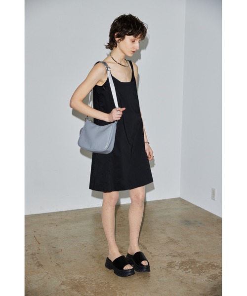 un/neu（アンノイ）の「ボリュームソールパデットサンダル / ライトソールサンダル（サンダル・レディース・ベージュ/ブラック・M/S/L）」の13枚目の写真