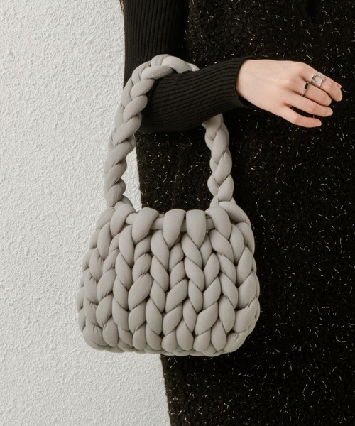LA VORAGINE(ラ ヴォラジネ)の「2way巾着ハンドバッグ/ショルダーバッグ(ショルダーバッグ・レディース・ベージュ/グレー/アイボリー/ブラック・FREE)」の3枚目の写真