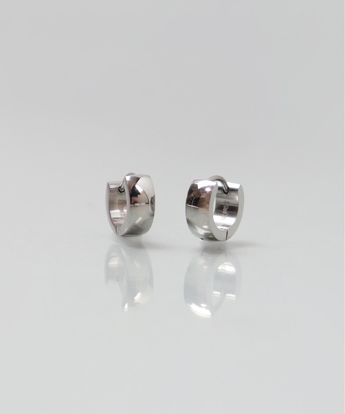 ieLS(イエルズ)の「金属アレルギー対応「ieLS」ステンレス ミニフープピアス4mm(ピアス(両耳用)・メンズ・シルバー/ブラック/ゴールド・ONE SIZE)」の4枚目の写真