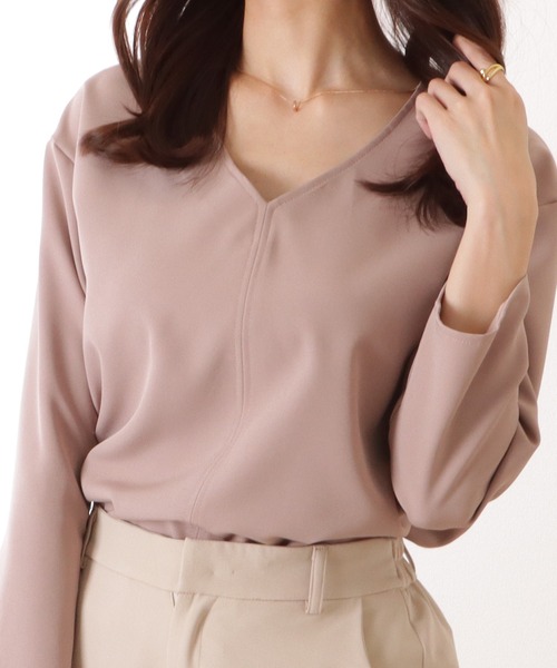 Lace Ladies(レースレディース)の「Vネック センターライン 長袖 ボリューム袖 プルオーバー(シャツ/ブラウス・レディース・ネイビー/アイボリー/ブラック/ピンク・S/FREE)」の4枚目の写真