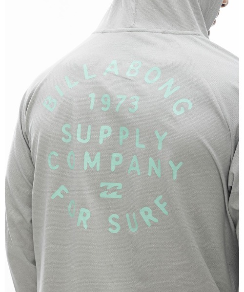BILLABONG（ビラボン）の「BILLABONG メンズ 【CHILLWEAR】 SOFTTY PARKA【2024年春夏モデル】/ビラボン速乾ストレッチUVプロテクション長袖プルオーバーフーディ・パーカー（ラッシュガード・メンズ・ブラック/グレー系その他/グレー・MEDIUM/LARGE/X-LARGE）」の16枚目の写真