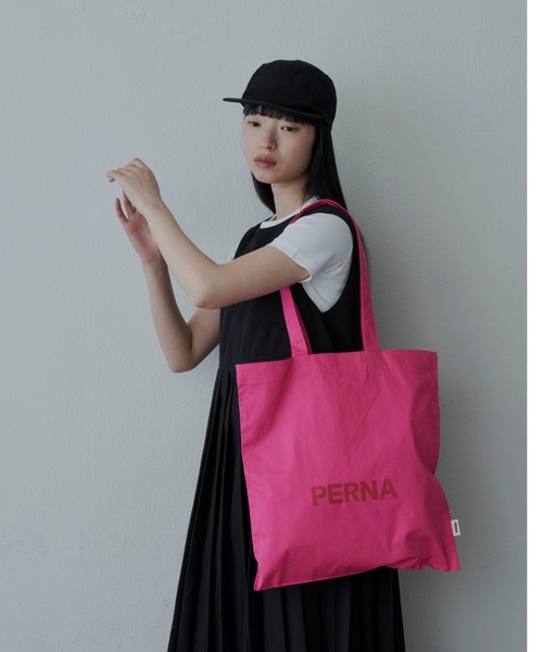 PERNA(ペルナ)の「ペルナトートバッグ(トートバッグ・レディース・イエロー/ピンク/ブルー/ブラウン/ブラック・FREE)」の10枚目の写真