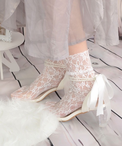 VIBGYOR Women（ヴィブジョー　ウィメン）の「【float】レース  フラワー クルー丈ソックス（ソックス/靴下・レディース・ホワイト/ブラック/アイボリー・FREE）」の2枚目の写真