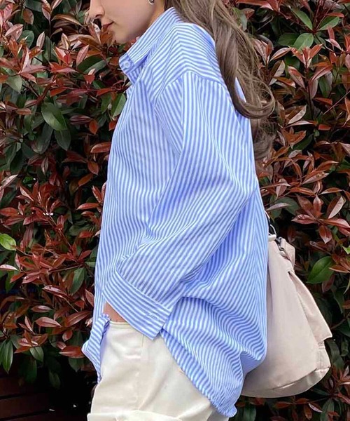 NANEA(ナネア)の「肩掛け風デザイン2wayストライプシャツ(シャツ/ブラウス・レディース・ブルー・SMALL/MEDIUM/LARGE)」の10枚目の写真