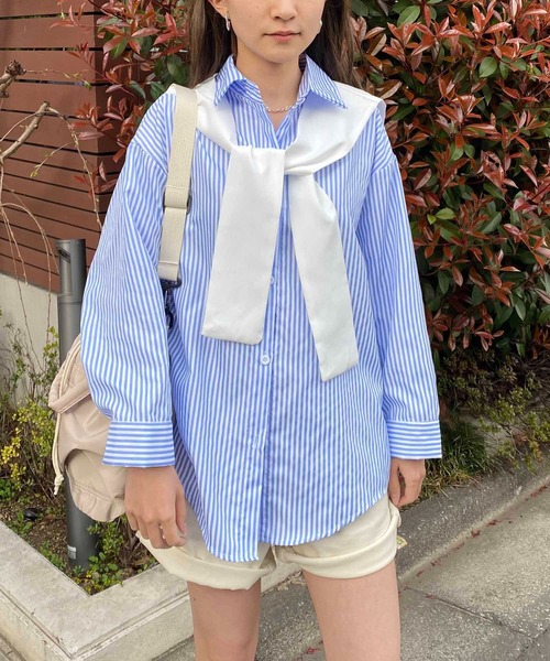 NANEA(ナネア)の「肩掛け風デザイン2wayストライプシャツ(シャツ/ブラウス・レディース・ブルー・SMALL/MEDIUM/LARGE)」の12枚目の写真